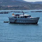 Båthotell Don Maximo Yacht *