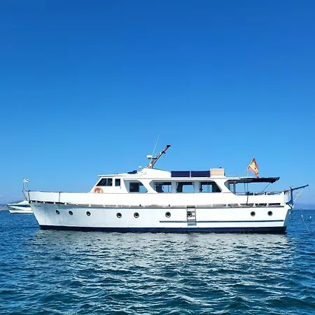 Hotel en barco Don Maximo Vigo