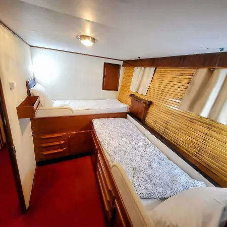 Don Maximo Yacht 船屋 *