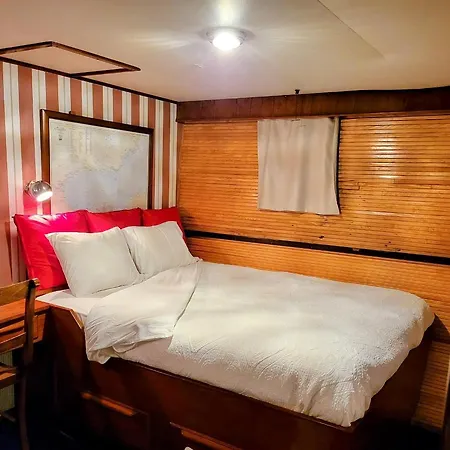 Don Maximo Yacht