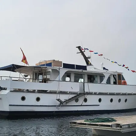 Don Maximo Yacht