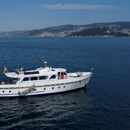 Hotel en barco Don Maximo