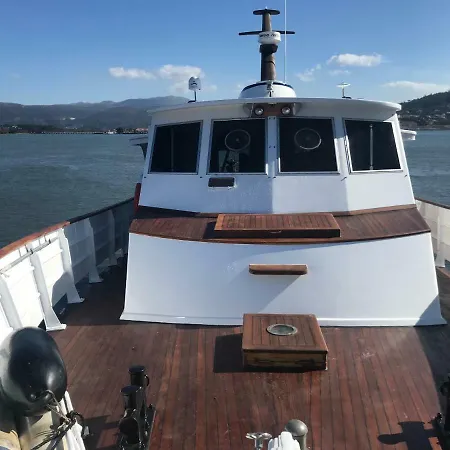 Botel Don Maximo Yacht *