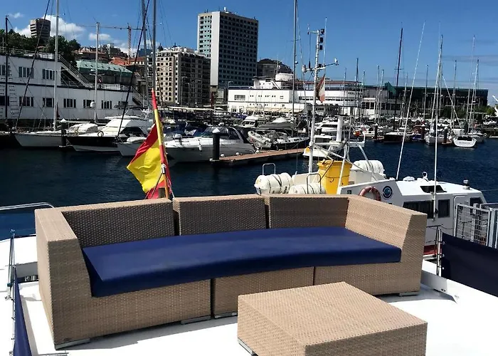 Don Maximo Yacht Botel *