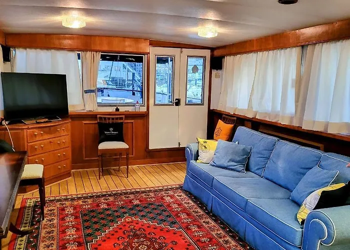 Don Maximo Yacht Πλωτό κατάλυμα *