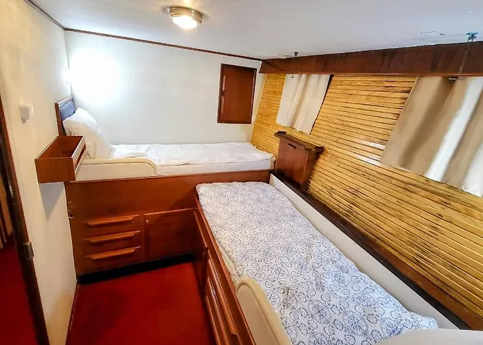 Don Maximo Yacht Botel *