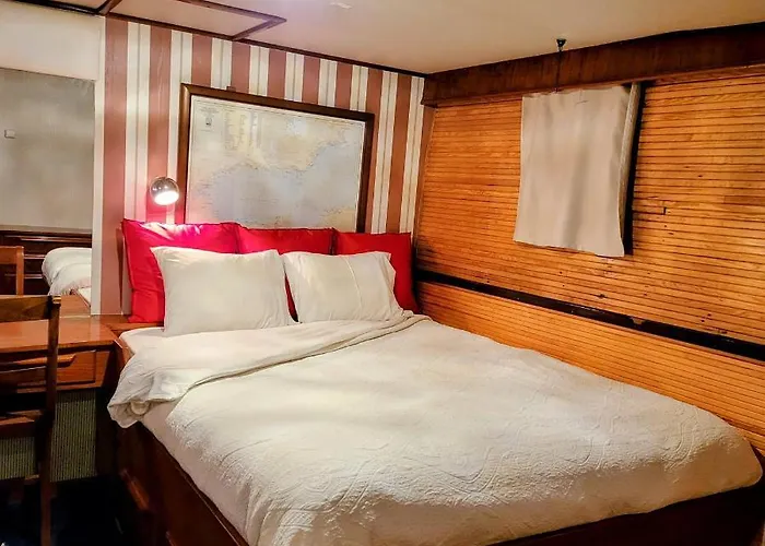 Don Maximo Yacht