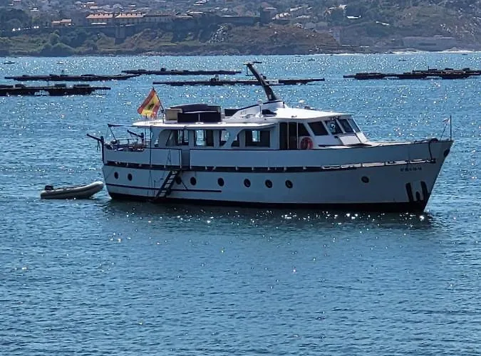 Πλωτό κατάλυμα Don Maximo Yacht *