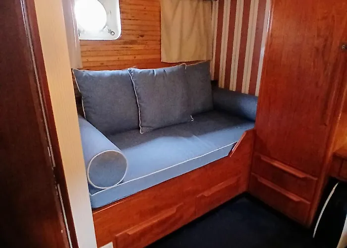 Don Maximo Yacht Βίγκο