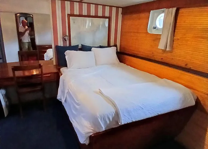 Don Maximo Yacht Βίγκο