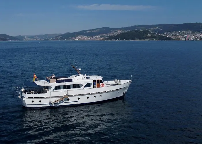 Πλωτό κατάλυμα Don Maximo Yacht