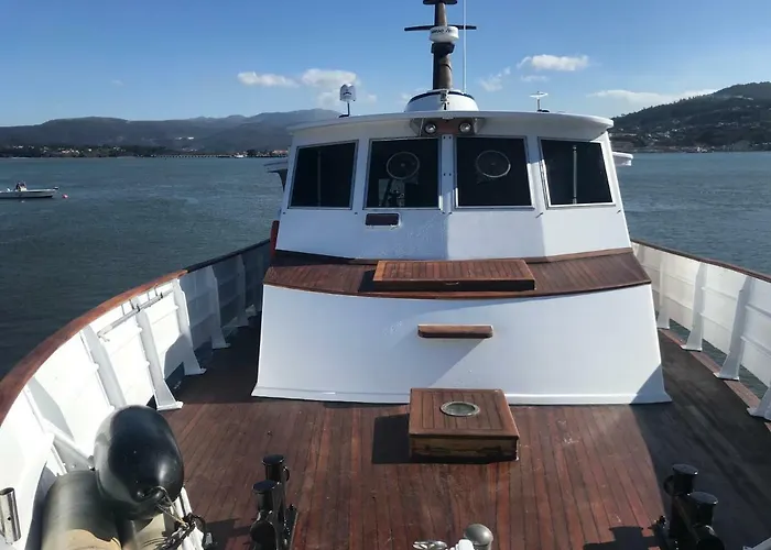 Botel Don Maximo Yacht *